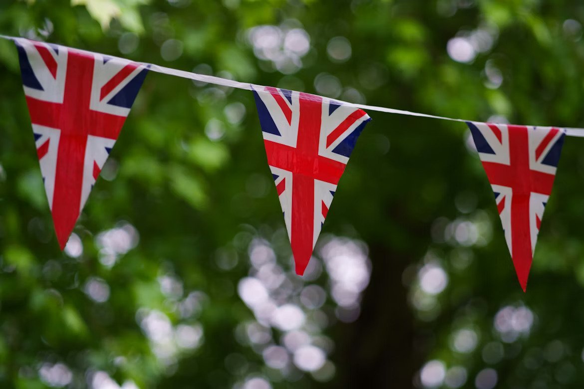 Big News for Pakistani Travellers: UK Launches E-Visa System — No More Passport Hassle